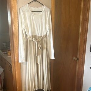 Elegant Cream Long Sleeve Dress